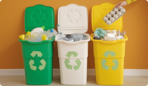 Contenedores para separar y aprovechar distintos materiales reciclables.